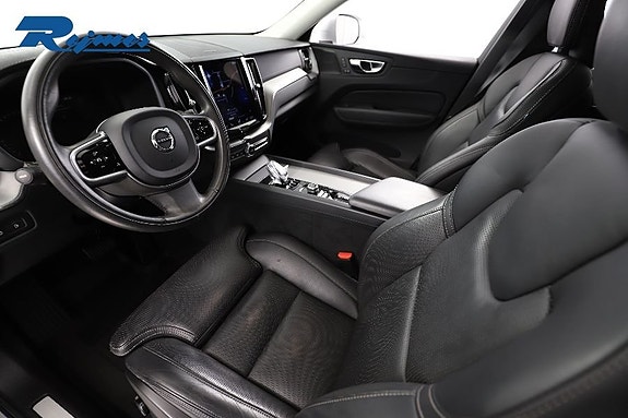 Volvo XC60 11 of 27