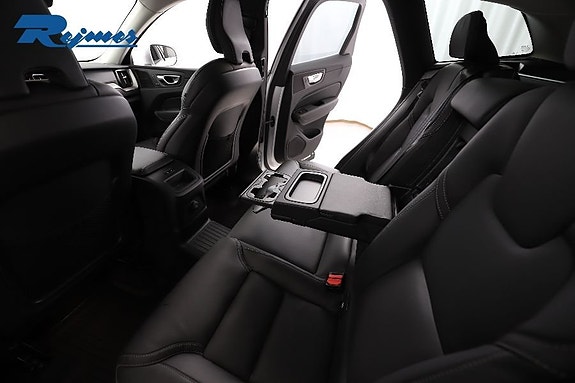 Volvo XC60 13 of 27