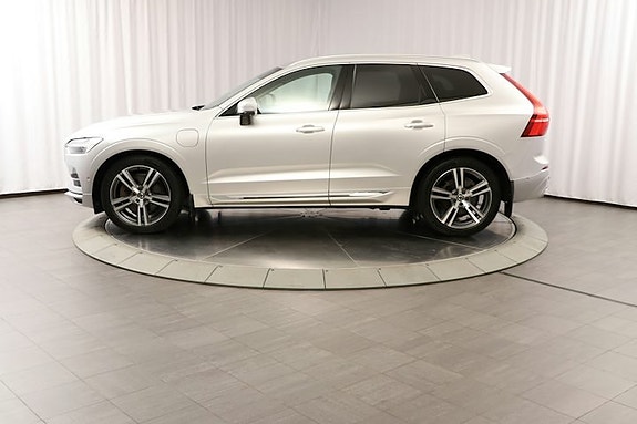 Volvo XC60 2 of 27