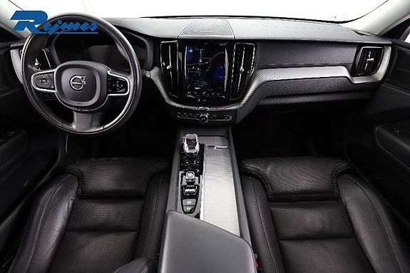 Volvo XC60 10 of 27