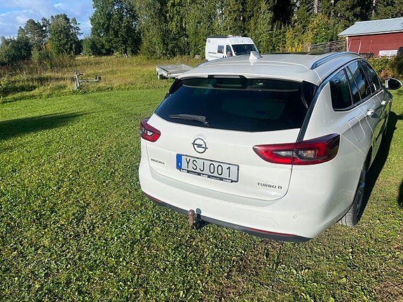 Opel Insignia 4 of 4