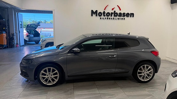 Volkswagen Scirocco 2 of 10