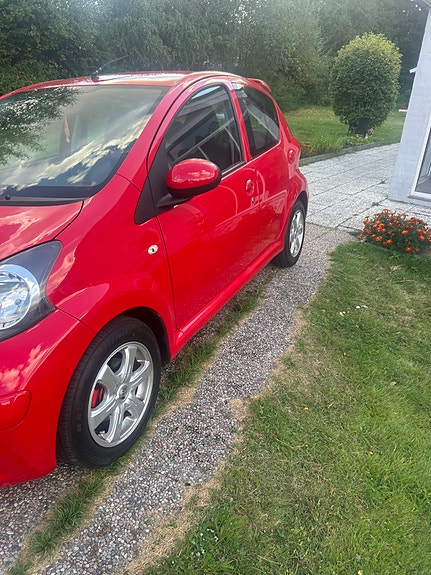 Toyota Aygo 5 of 7