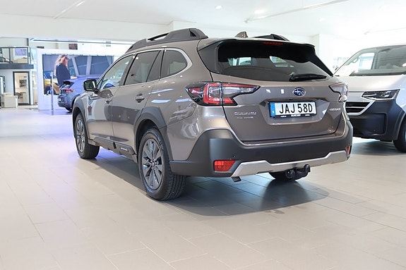 Subaru Outback 2 of 18