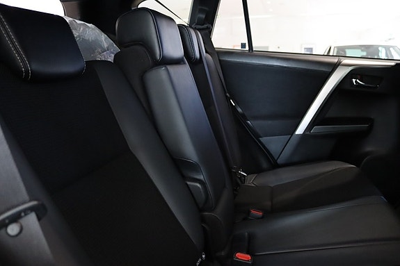 Toyota RAV4 20 of 23