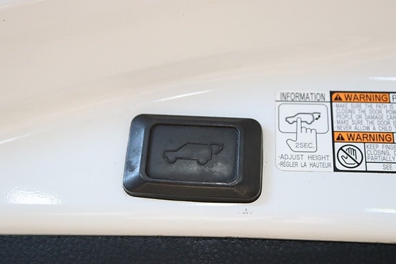 Toyota RAV4 12 of 23