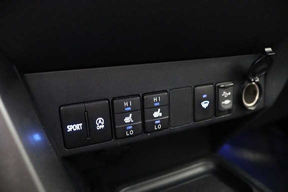 Toyota RAV4 16 of 23