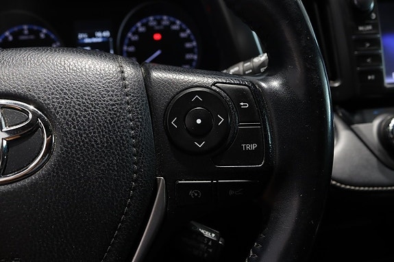 Toyota RAV4 9 of 23