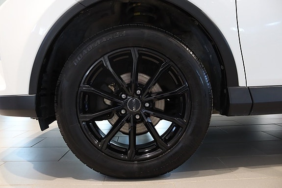 Toyota RAV4 3 of 23