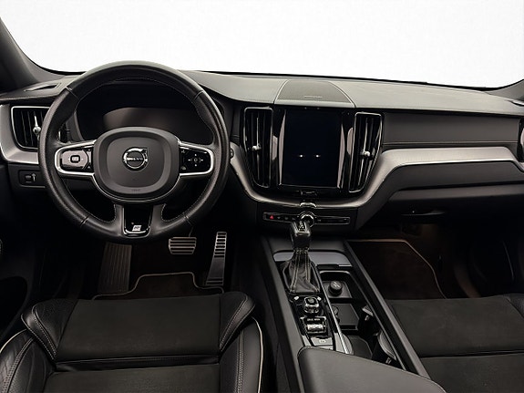 Volvo XC60 17 of 30