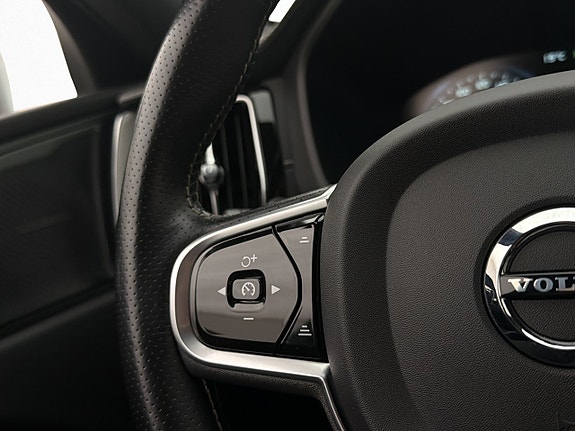 Volvo XC60 18 of 30