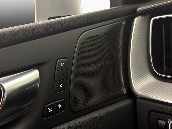 Volvo XC60 14 of 30