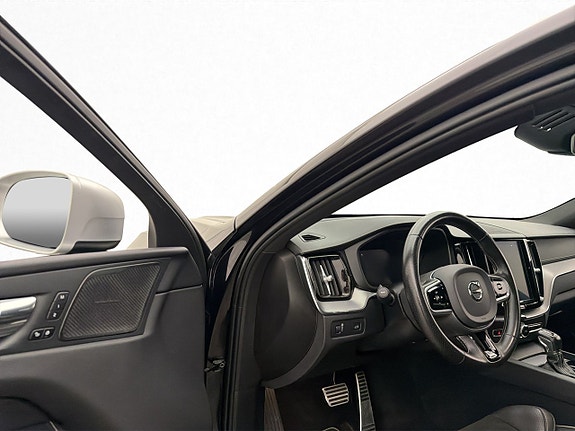 Volvo XC60 13 of 30