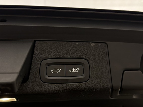 Volvo XC60 12 of 30