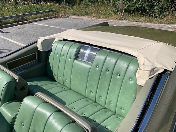 Cadillac Deville 12 of 18