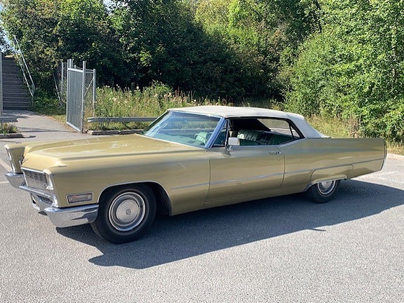 Cadillac Deville 2 of 18