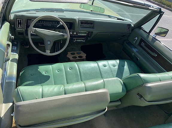 Cadillac Deville 9 of 18