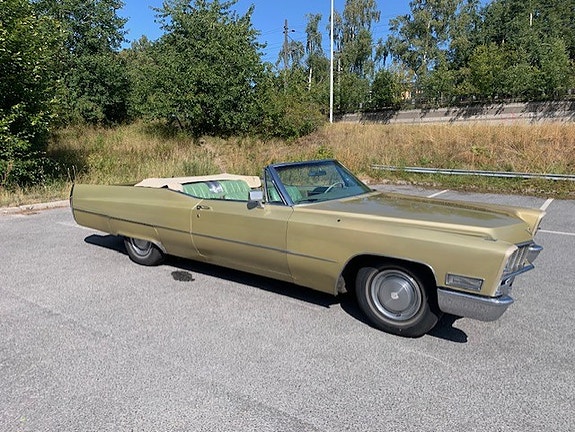 Cadillac Deville 6 of 18