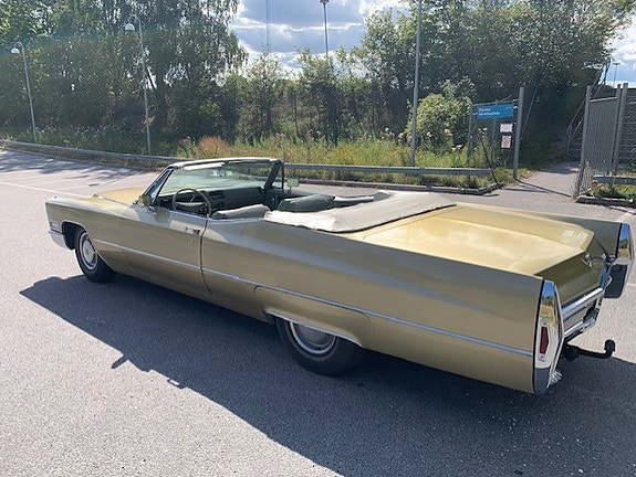 Cadillac Deville 8 of 18