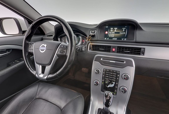 Volvo XC70 14 of 30