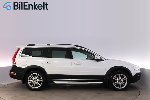 Volvo XC70 2 of 30