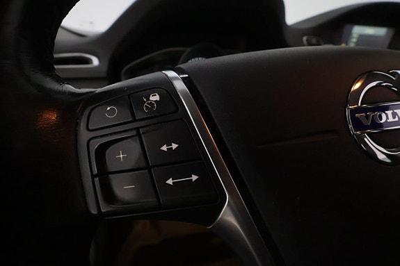 Volvo XC70 17 of 30