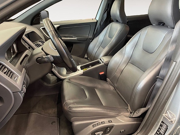 Volvo XC60 9 of 26