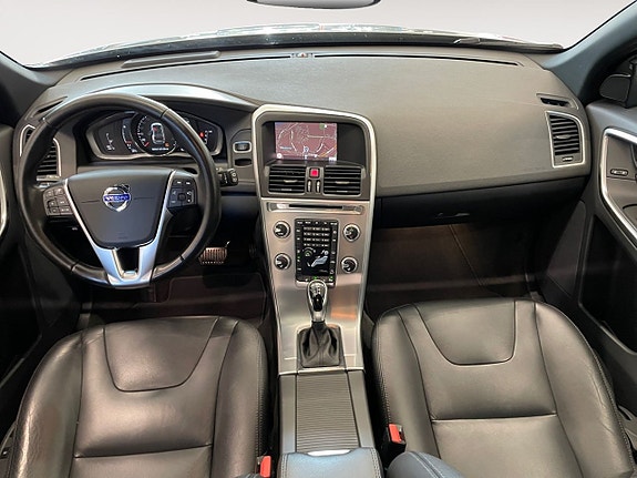 Volvo XC60 10 of 26