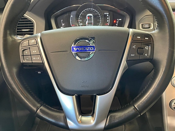 Volvo XC60 12 of 26