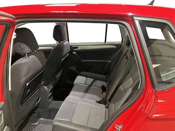 Volkswagen Golf Sportsvan 7 of 15