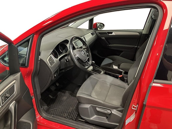 Volkswagen Golf Sportsvan 6 of 15