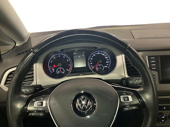 Volkswagen Golf Sportsvan 8 of 15