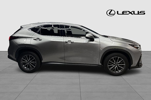 Lexus NX450h+ 7 of 19
