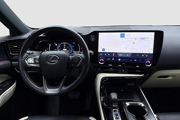 Lexus NX450h+ 14 of 19