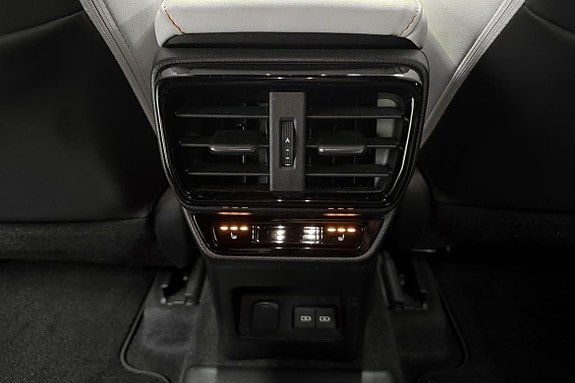 Lexus NX450h+ 16 of 19