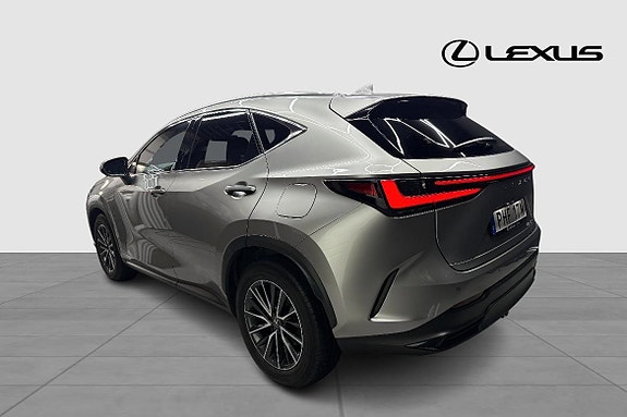 Lexus NX450h+ 2 of 19