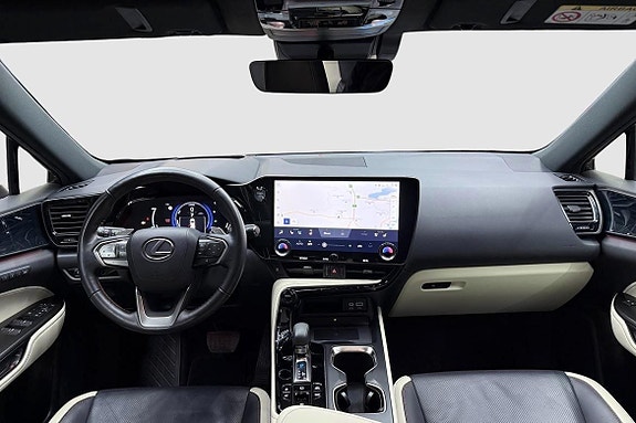 Lexus NX450h+ 11 of 19
