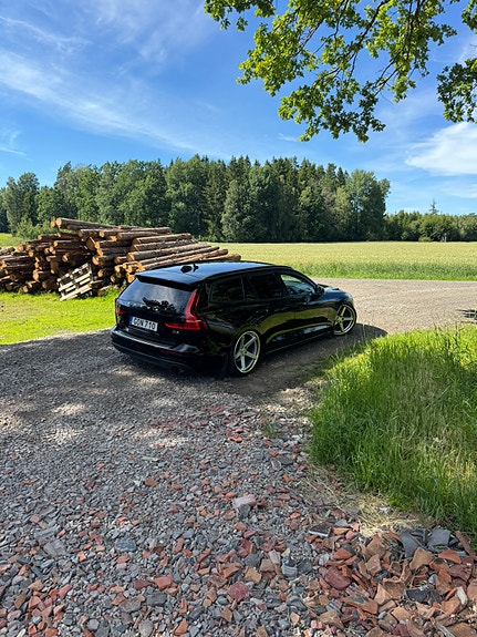 Volvo V60 3 of 4