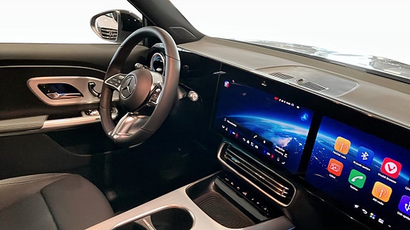 Mercedes-Benz GLB220 4 of 9