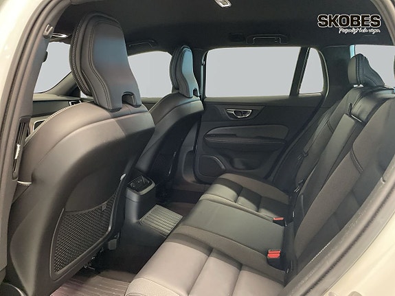 Volvo V60 10 of 20