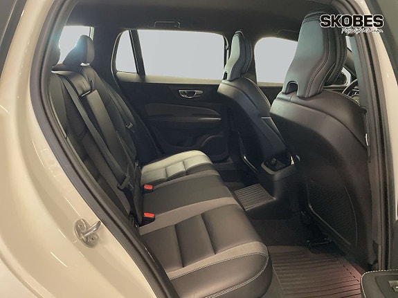 Volvo V60 11 of 20