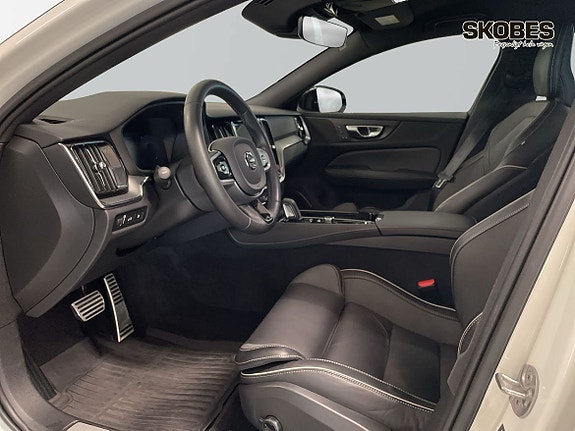Volvo V60 9 of 20