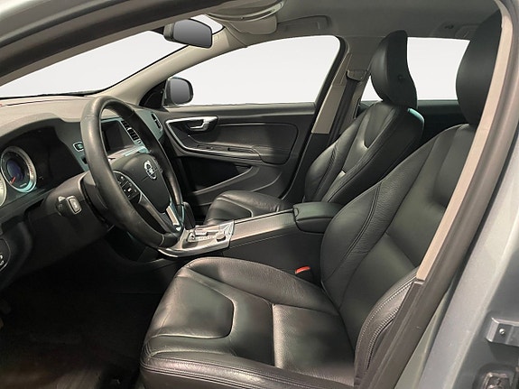Volvo V60 9 of 17