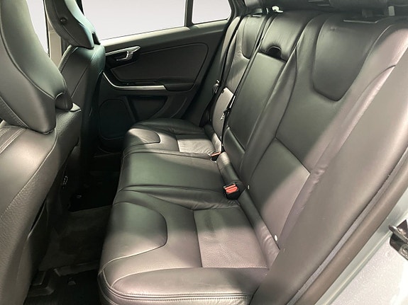 Volvo V60 10 of 17