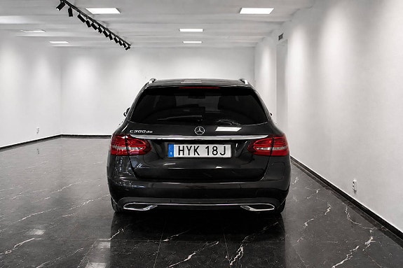 Mercedes-Benz C300 6 of 15