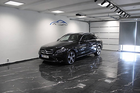 Mercedes-Benz C300 2 of 15