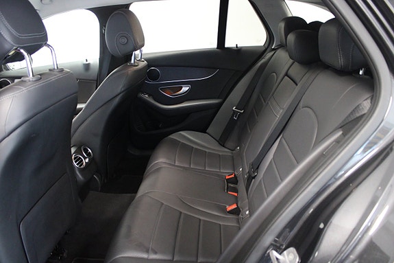 Mercedes-Benz C300 12 of 15