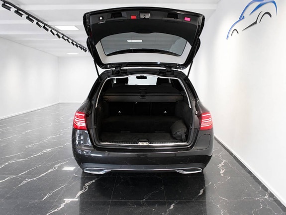 Mercedes-Benz C300 7 of 15