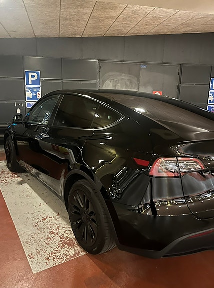 Tesla Model Y 12 of 12