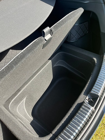 Tesla Model Y 11 of 12